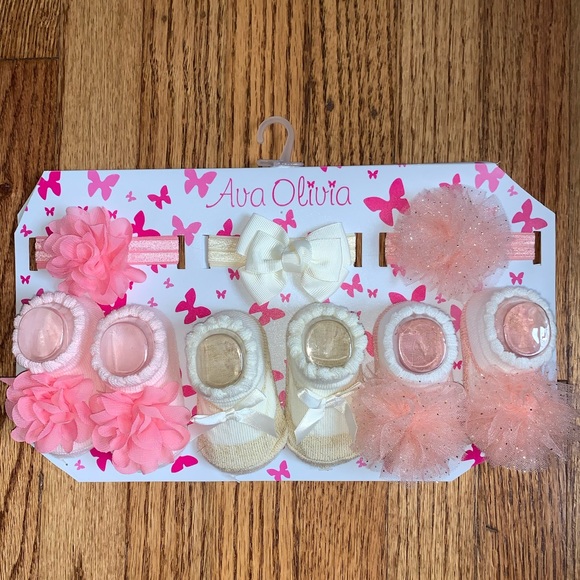 NWOT Ava & Olivia Bow Headbands and Sock Set - Picture 2 of 9